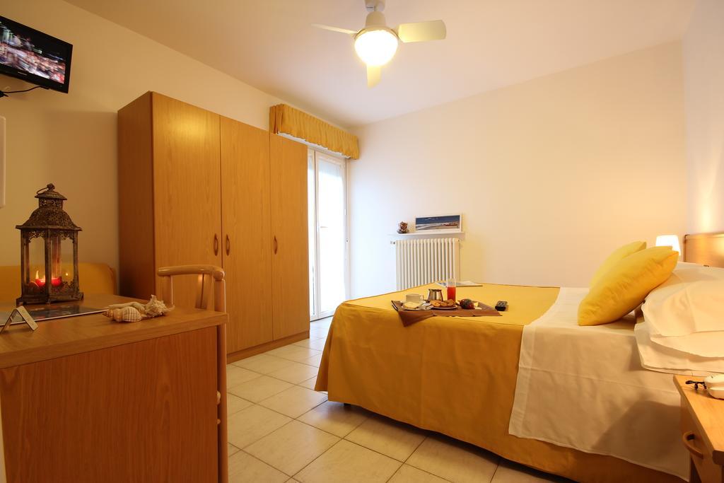 פורטה דיי מארמי Hotel Miramare חדר תמונה