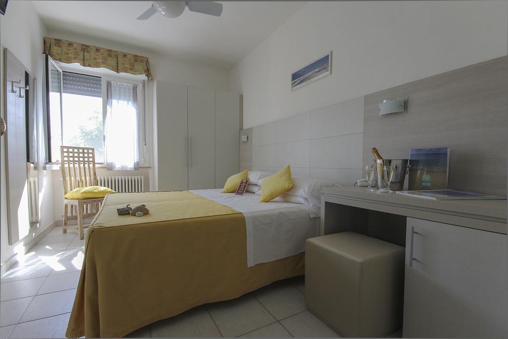 פורטה דיי מארמי Hotel Miramare חדר תמונה