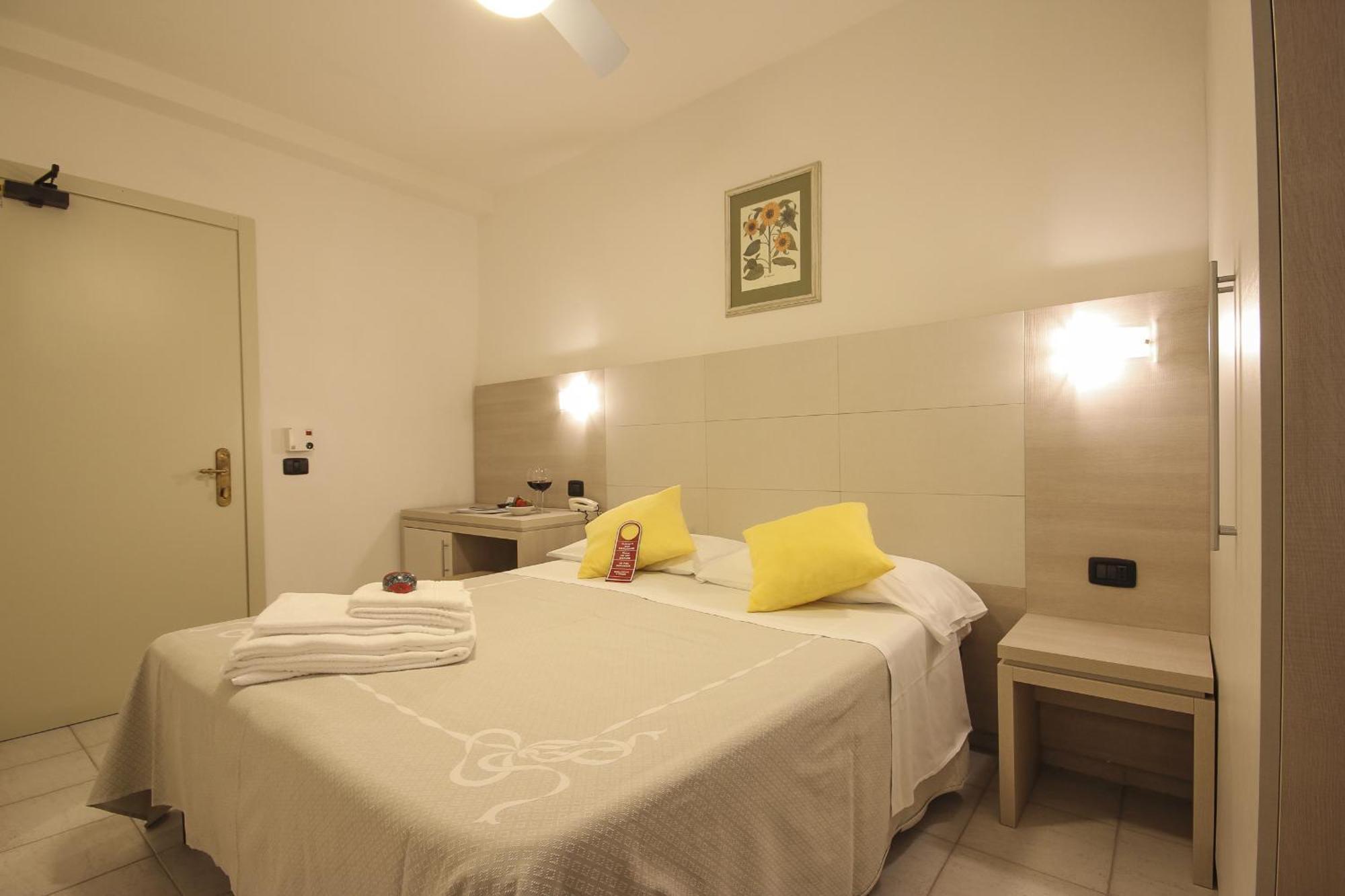 פורטה דיי מארמי Hotel Miramare חדר תמונה
